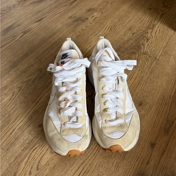 NIKE x sacai vaporwaffle white tan size 9.5